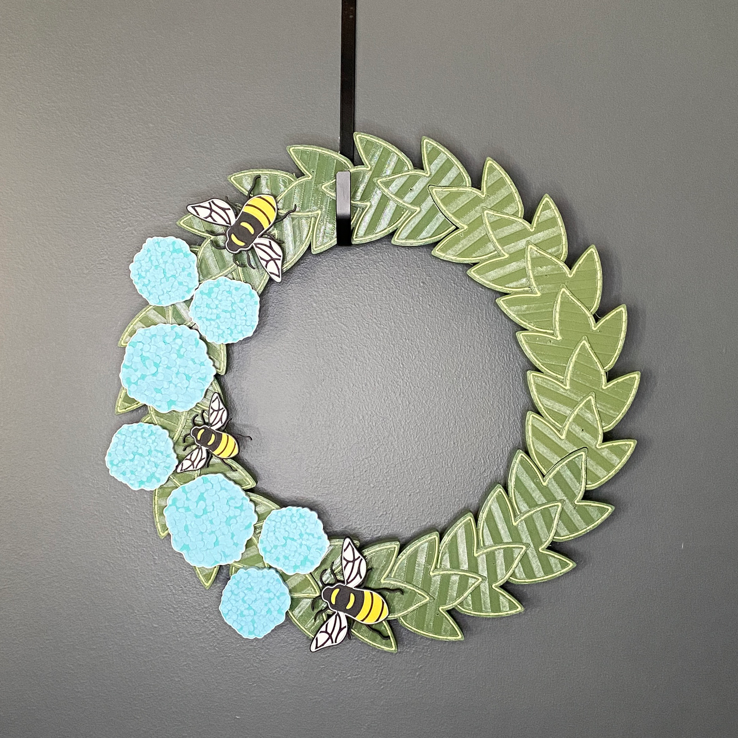 Hydrangeas and Honey Bees Medium Wreath Bundles