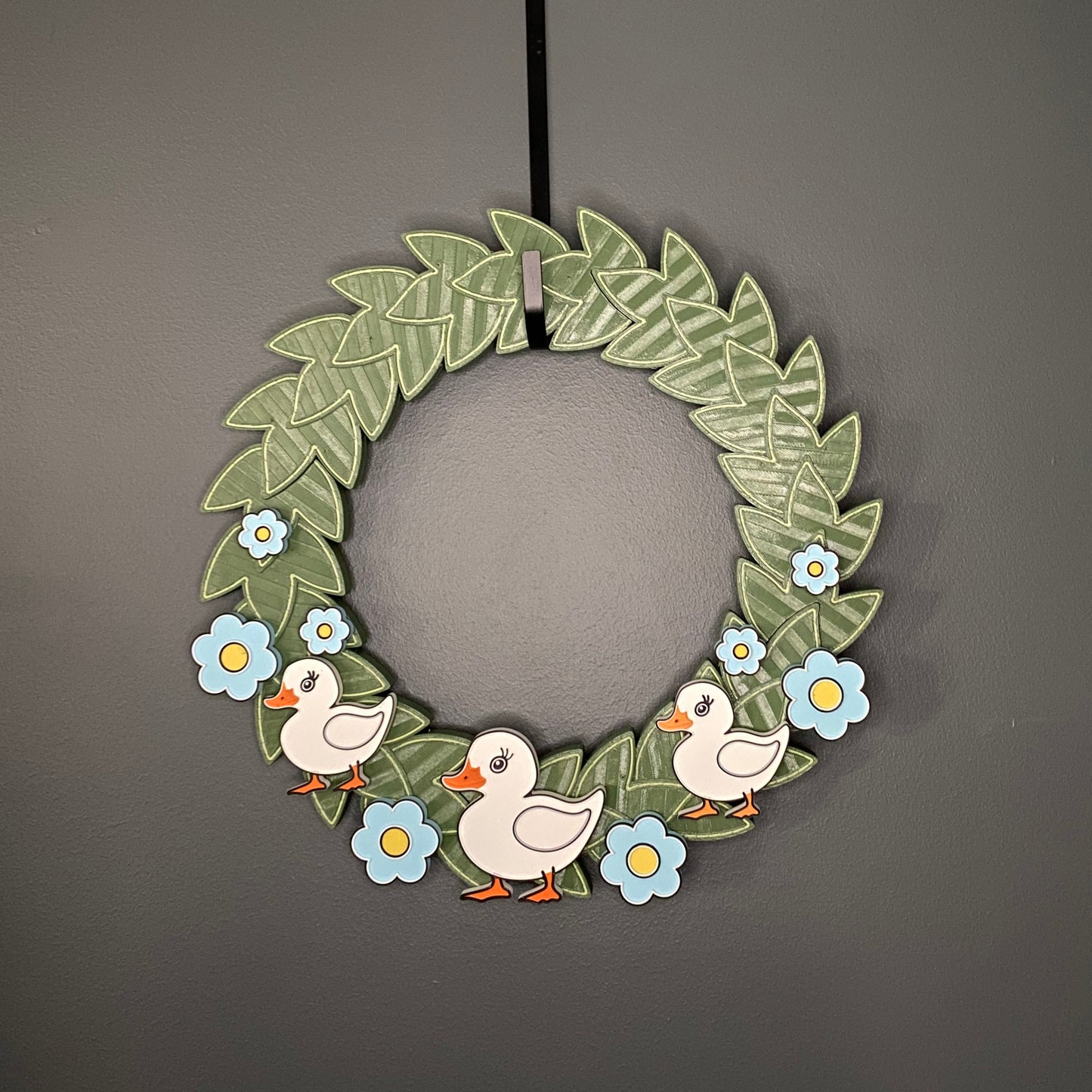 Medium Wreath Blue Flowers and White Ducks Bundle