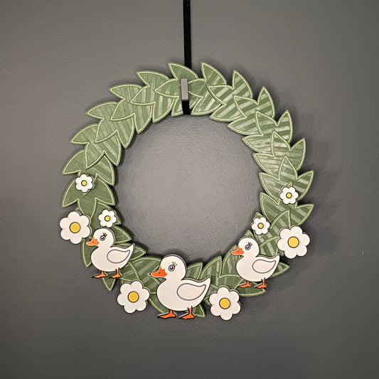 Medium Wreath White Flowers and White Ducks Bundle